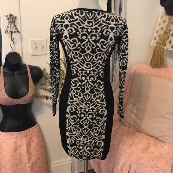 Carmen mark valvo sweater bodycon dress. EUC - Picture 3 of 8